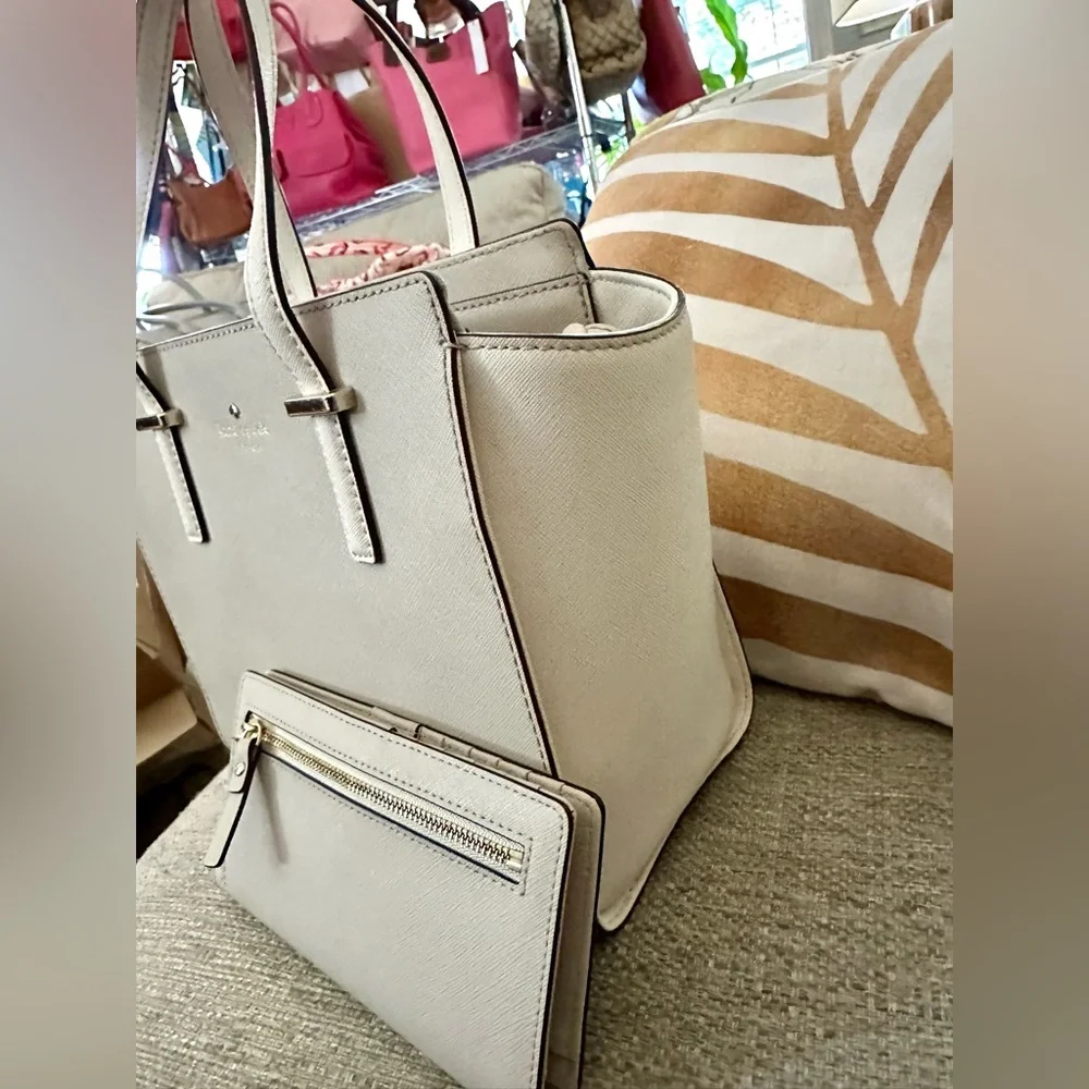 KATE SPADE CEDAR STREET Bifold Cedar Street Wallet in Crisp Linen NEW MSRP $100